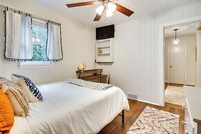 Hendersonville Haven w/ Fire Pit, Grill, Deck!