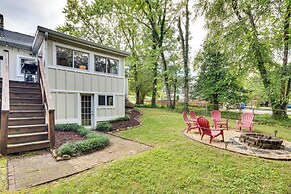 Hendersonville Haven w/ Fire Pit, Grill, Deck!