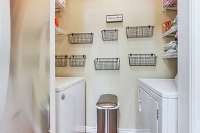 Pool & Lake Access: Lovely Monkey Island Getaway