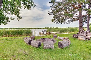 Lakefront Mound Vacation Rental w/ Fire Pit Access
