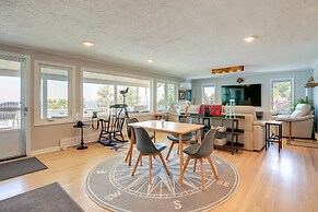 Bayfront Home w/ Deck - 4 Mi to Downtown Plymouth!