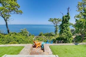 Bayfront Home w/ Deck - 4 Mi to Downtown Plymouth!