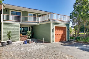 Bayfront Home w/ Deck - 4 Mi to Downtown Plymouth!