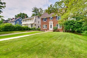 Cleveland Heights Retreat: Close to Everything!