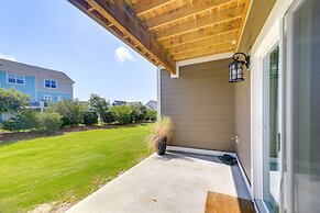 Beaufort Getaway w/ Pool Access, 2 Mi to Downtown!