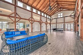 Beaufort Getaway w/ Pool Access, 2 Mi to Downtown!