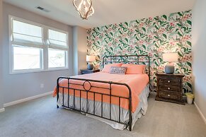 Beaufort Getaway w/ Pool Access, 2 Mi to Downtown!