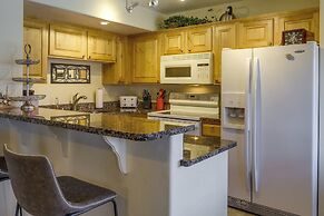 Mesquite Condo w/ Community Pool & Hot Tub!