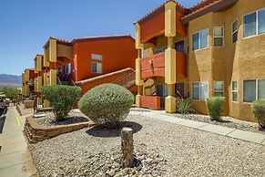 Mesquite Condo w/ Community Pool & Hot Tub!
