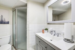 Spacious King of Prussia Home w/ 2 Game Rooms