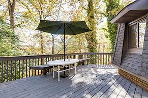 Spacious King of Prussia Home w/ 2 Game Rooms