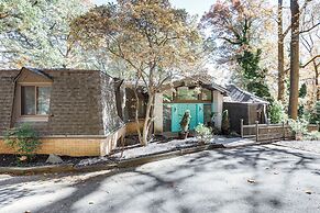 Spacious King of Prussia Home w/ 2 Game Rooms