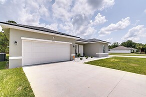 Bright, Pet-friendly Home: 16 Mi to Downtown Ocala