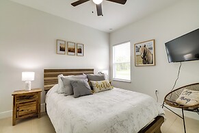 Bright, Pet-friendly Home: 16 Mi to Downtown Ocala