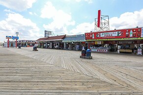 Lovely Abode: Walk to Seaside Heights Boardwalk!