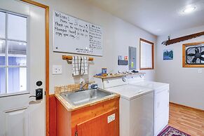 Cozy Washington Retreat w/ Deck, Walk to Beach!