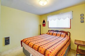 Cozy Washington Retreat w/ Deck, Walk to Beach!