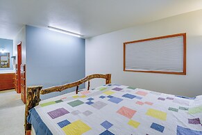 Cozy Washington Retreat w/ Deck, Walk to Beach!