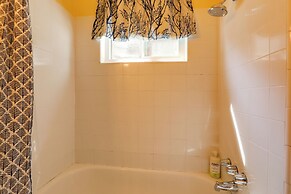 Cozy Reno Vacation Rental < 1 Mi to Midtown!