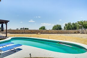 Spacious El Paso Home w/ Seasonal Pool!