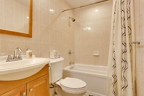 Pools, Hot Tub & More: Bushkill Mountain Getaway!