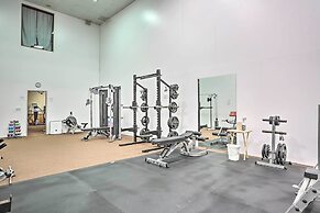 Pools, Hot Tub & More: Bushkill Mountain Getaway!