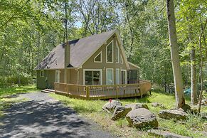 Pools, Hot Tub & More: Bushkill Mountain Getaway!