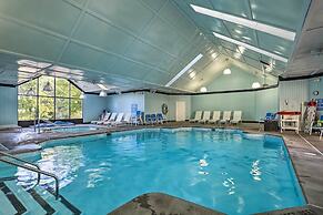 Pools, Hot Tub & More: Bushkill Mountain Getaway!