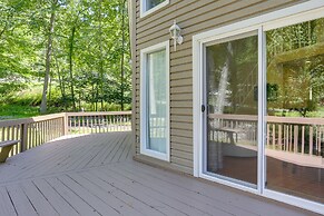 Pools, Hot Tub & More: Bushkill Mountain Getaway!