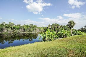Port Charlotte Home w/ Sunroom, Grill & Fire Pit!