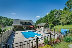 Private Pool: Spacious Hayesville Vacation Home!