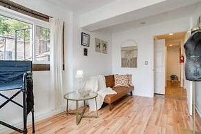 Chic Santa Paula Home w/ Mountain & City Views!