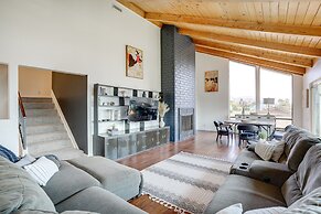 Chic Santa Paula Home w/ Mountain & City Views!