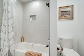 Chic Santa Paula Home w/ Mountain & City Views!