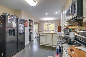 Spacious & Serene Lake Ridge Retreat w/ Game Room!