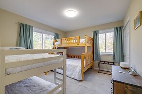 Spacious & Serene Lake Ridge Retreat w/ Game Room!