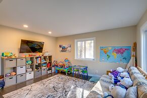 Spacious & Serene Lake Ridge Retreat w/ Game Room!