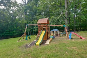 Spacious & Serene Lake Ridge Retreat w/ Game Room!