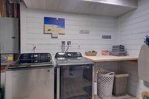 Spacious & Serene Lake Ridge Retreat w/ Game Room!