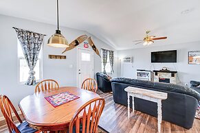 Kingman Vacation Rental w/ Private Yard & Fire Pit