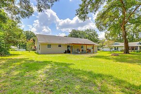 Modern Ocala Oasis w/ Fire Pit + Gas Grill!