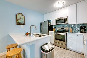 Bright Key Allegro Condo w/ Community Outdoor Pool