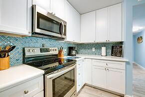 Bright Key Allegro Condo w/ Community Outdoor Pool