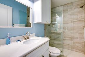 Waterfront Key Allegro Condo w/ Balcony & Pool