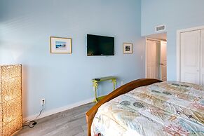 Waterfront Key Allegro Condo w/ Balcony & Pool