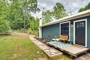 Secluded Mountain Retreat: 30 Mi to Asheville!