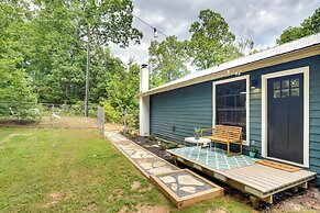 Secluded Mountain Retreat: 30 Mi to Asheville!