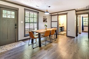 Secluded Mountain Retreat: 30 Mi to Asheville!