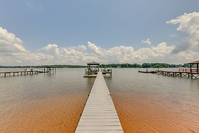 Pet-friendly Lake Norman Home With Boat Dock!