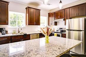 Midcity Mural House in Baton Rouge: 3 Mi to Lsu!